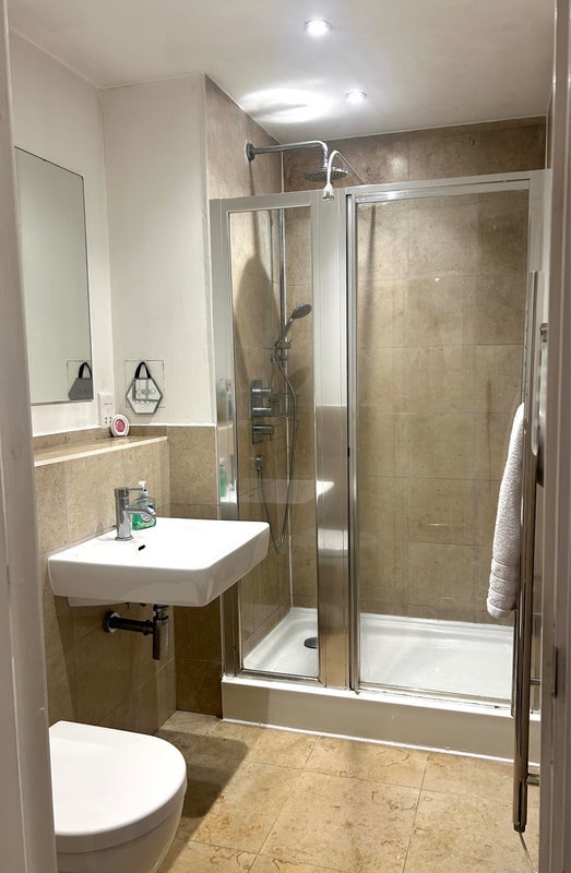 Room Hardwicks Square in Greater London