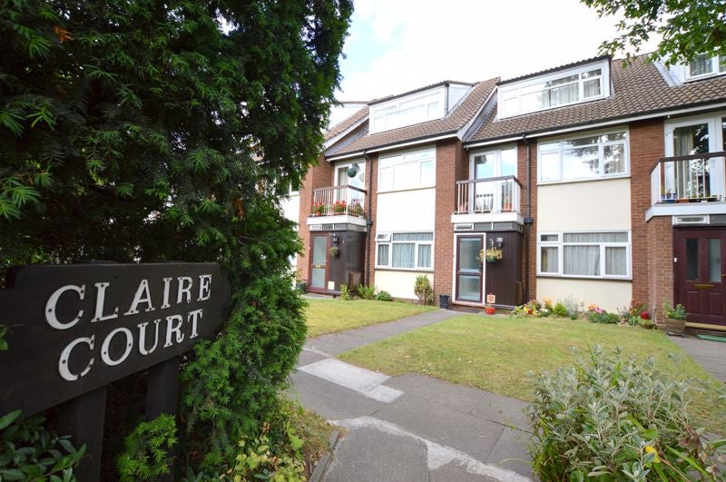 Flat Claire Court in Greater London