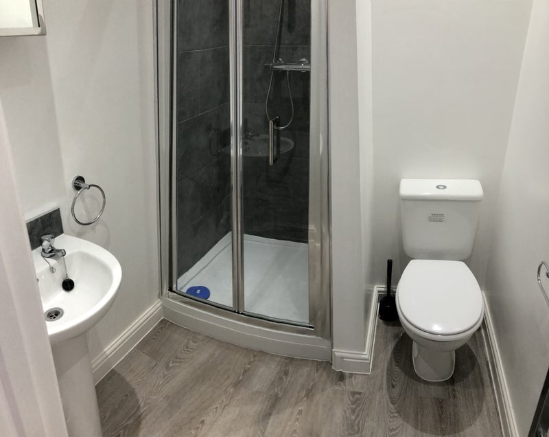 Room Hathersage Road in Manchester