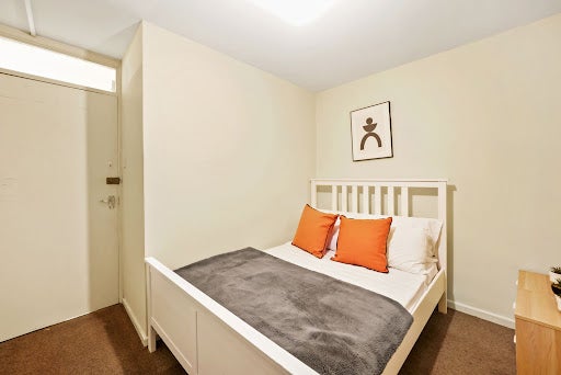 Room Chippenham Road in City of Westminster