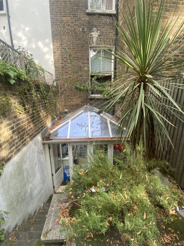 Room Eardley Crescent in Greater London