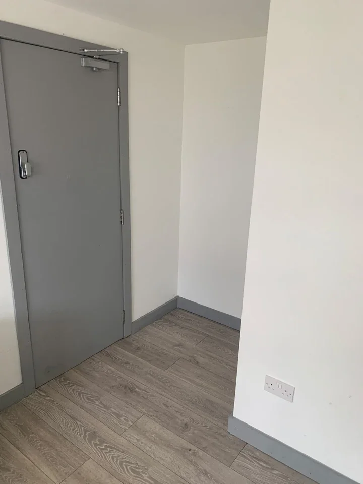 Flat Weald Lane in Greater London