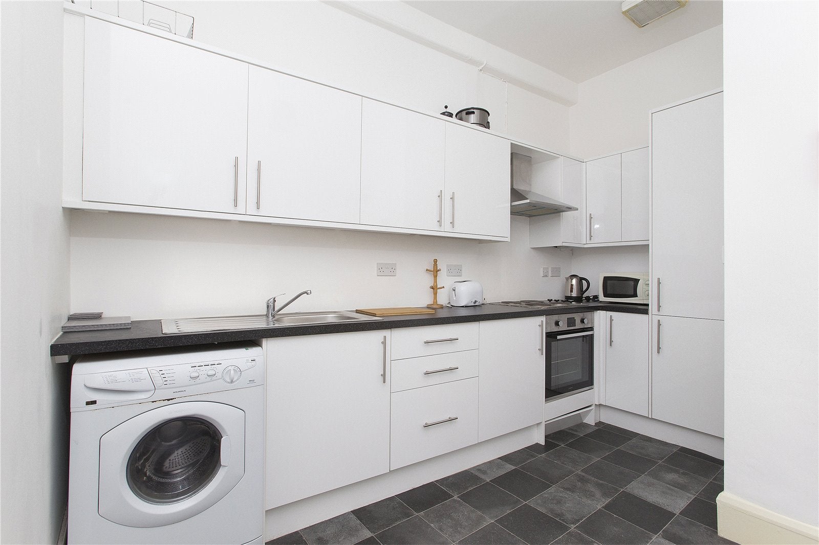 Flat Ratcliffe Terrace in City of Edinburgh