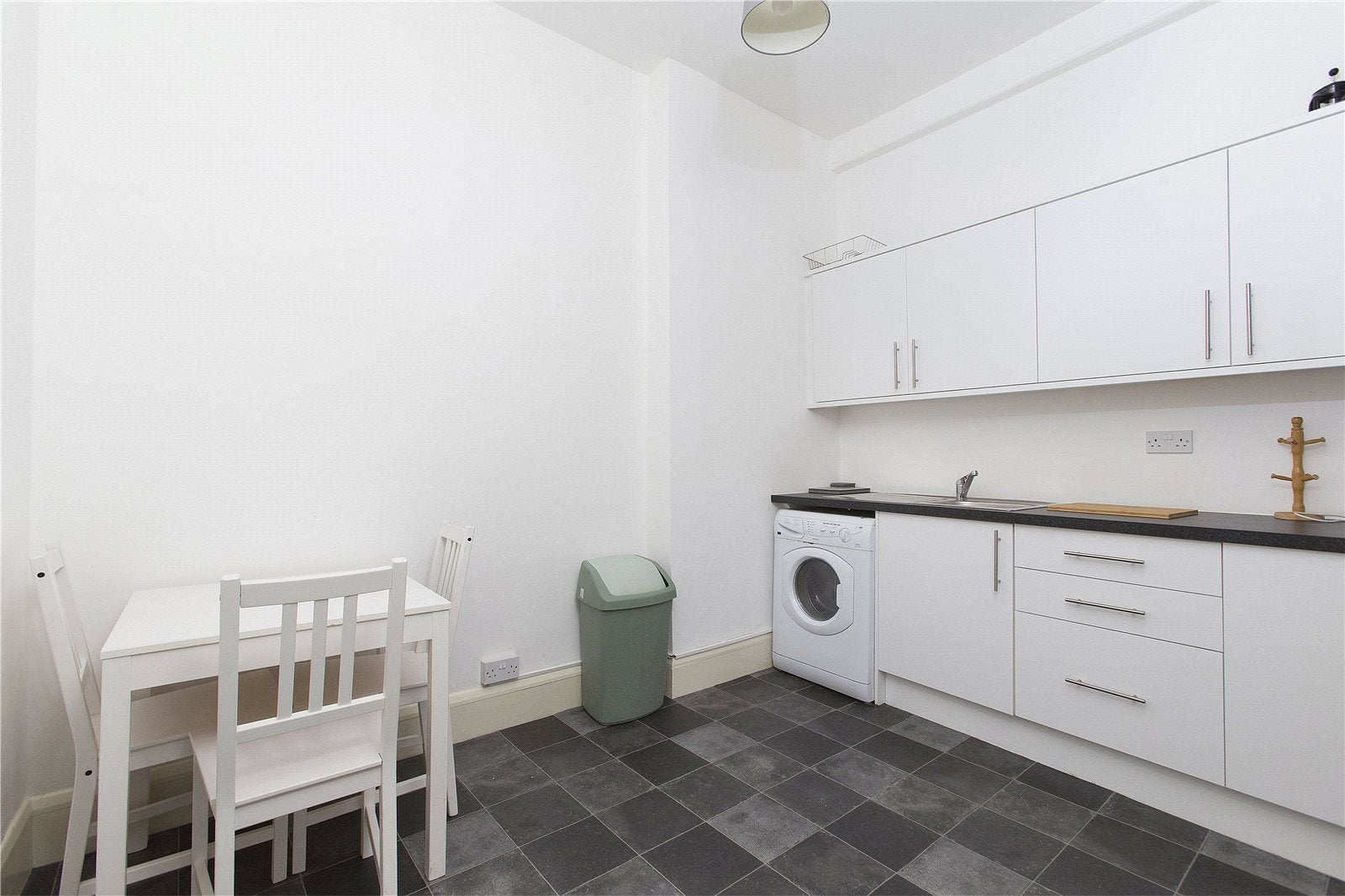 Flat Ratcliffe Terrace in City of Edinburgh