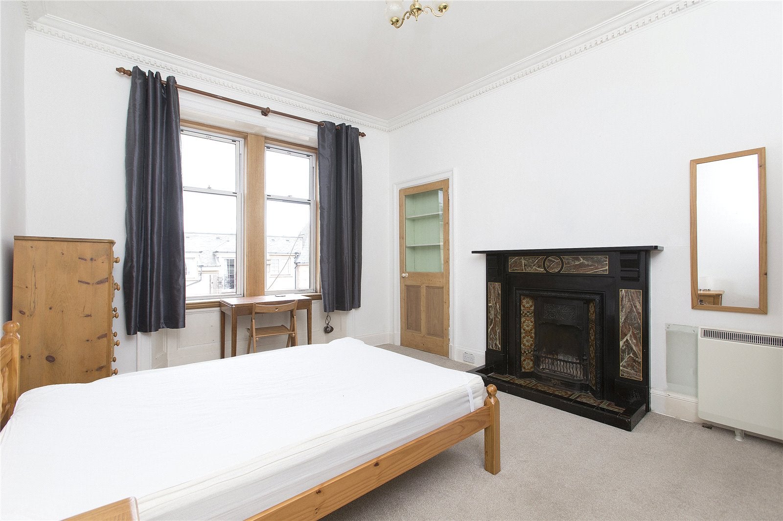 Flat Ratcliffe Terrace in City of Edinburgh