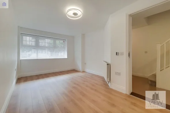 House Lescot Place in Greater London