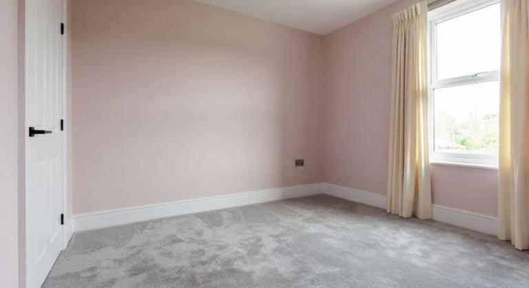 Room Balfour Road in Greater London
