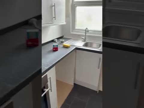 Room Balfour Road in Greater London