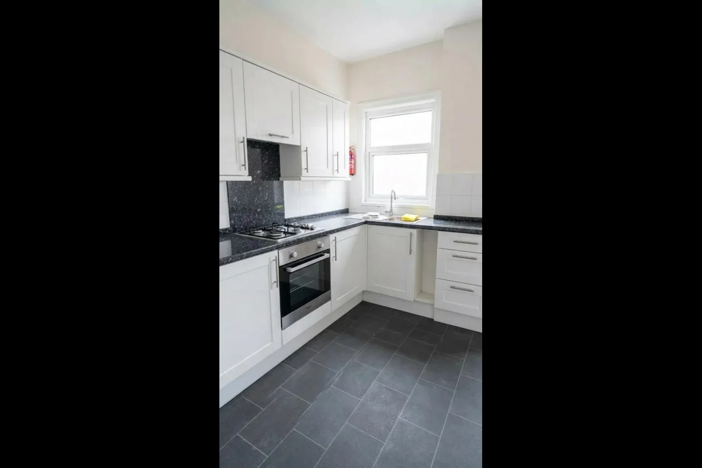 Room Balfour Road in Greater London