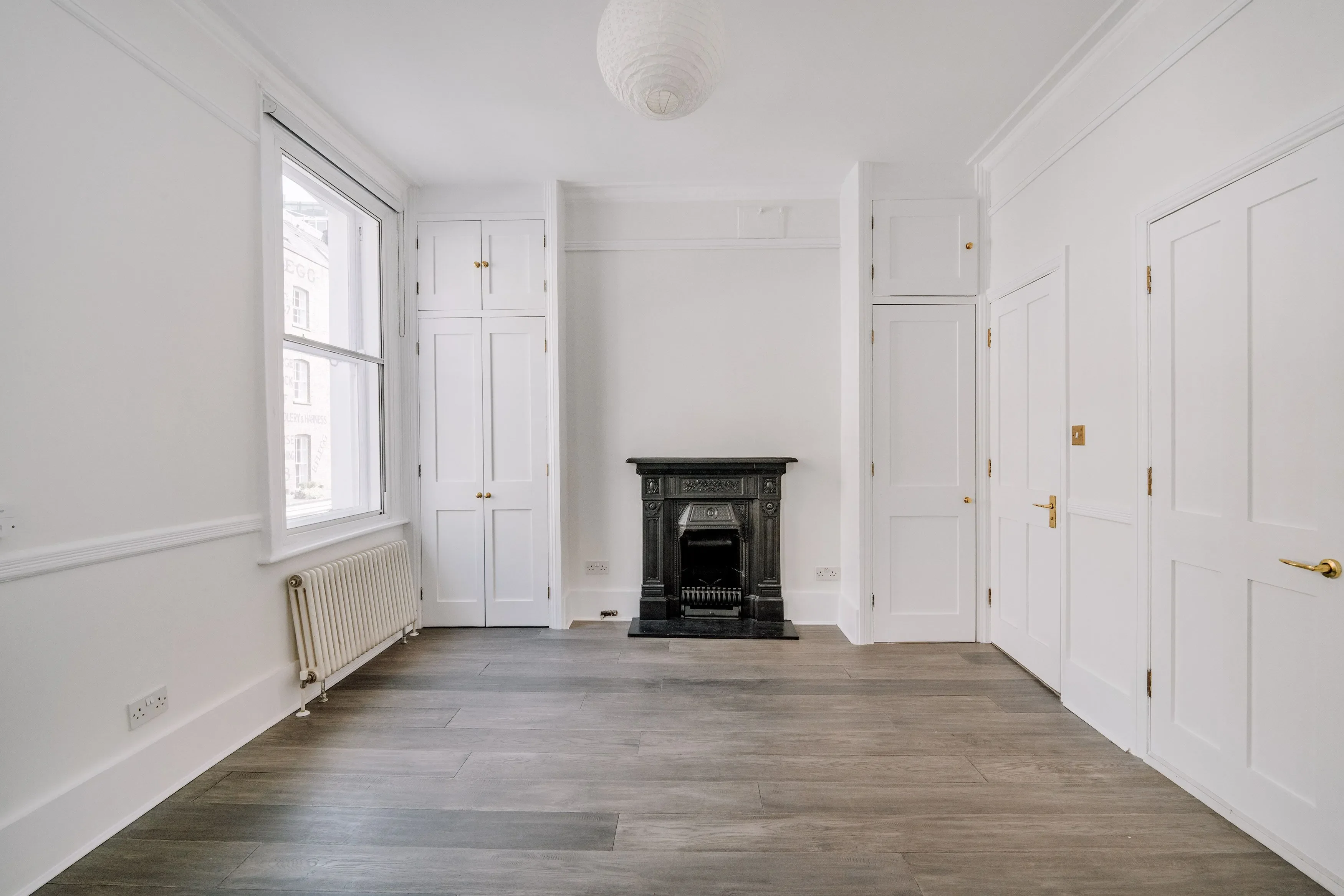 Flat Monmouth Street in Greater London