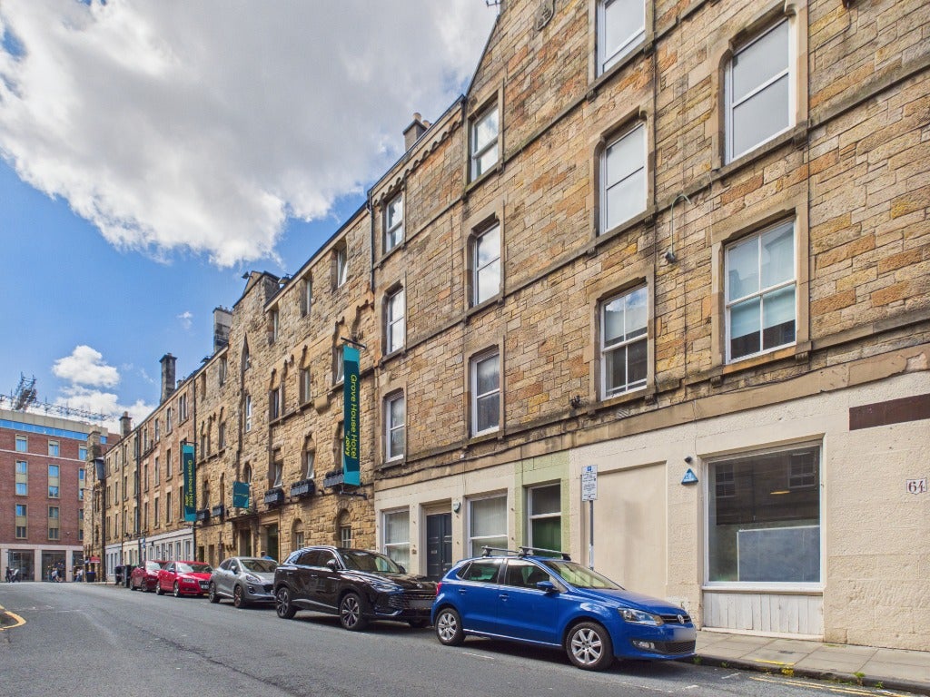 Flat Grove Street in City of Edinburgh