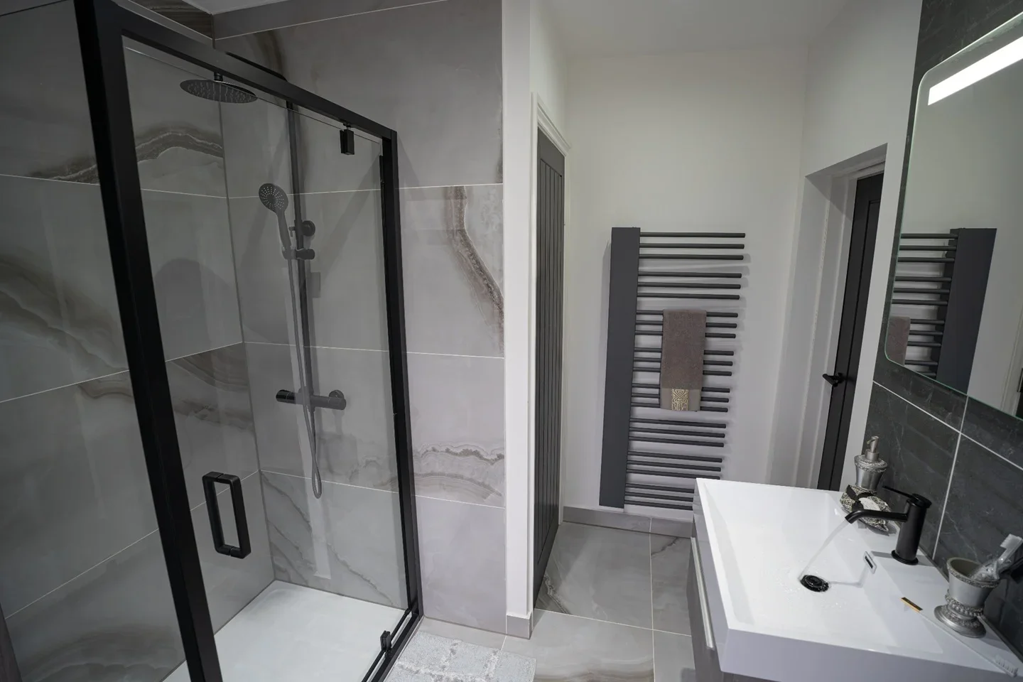Room Firshill Avenue in Sheffield