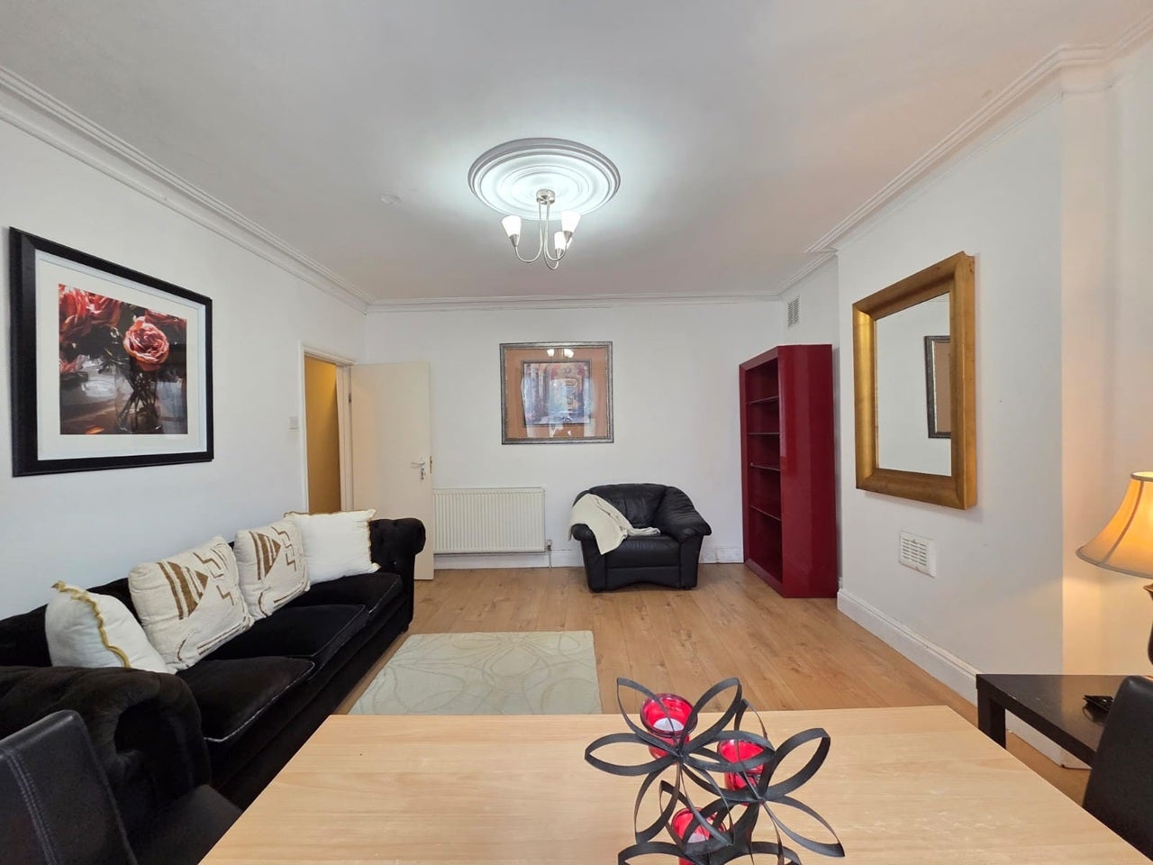 Flat Fairlop Road in Greater London