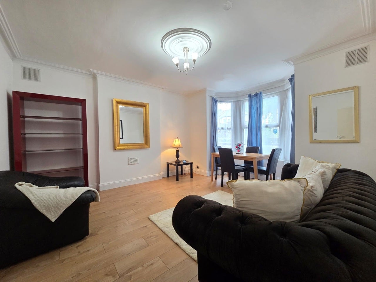 Flat Fairlop Road in Greater London