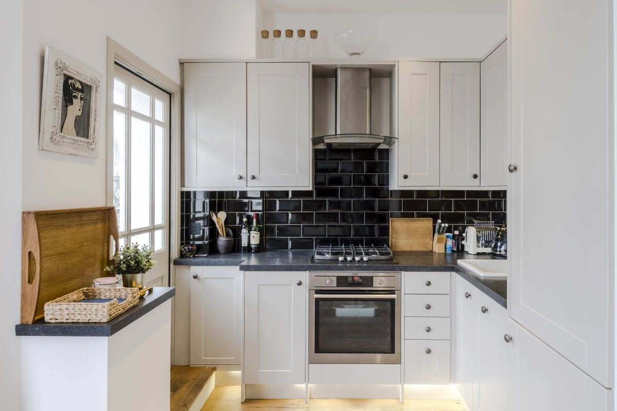 Flat Lansdowne Road in Greater London