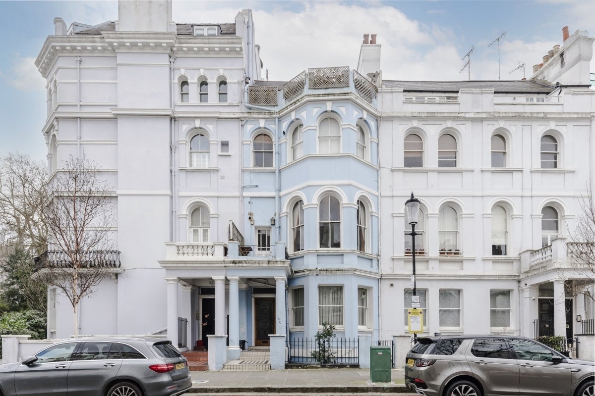 Flat Lansdowne Road in Greater London