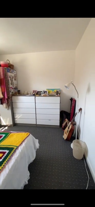 Room Garratt Lane in Greater London