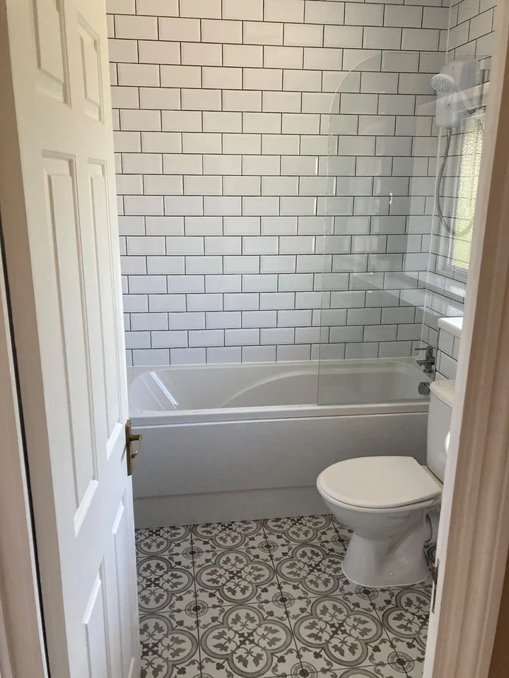 Flat Orchard Grove in Greater London
