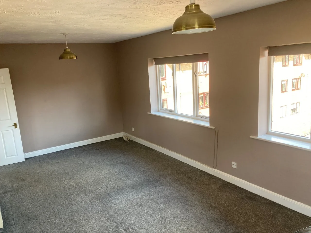 Flat Orchard Grove in Greater London