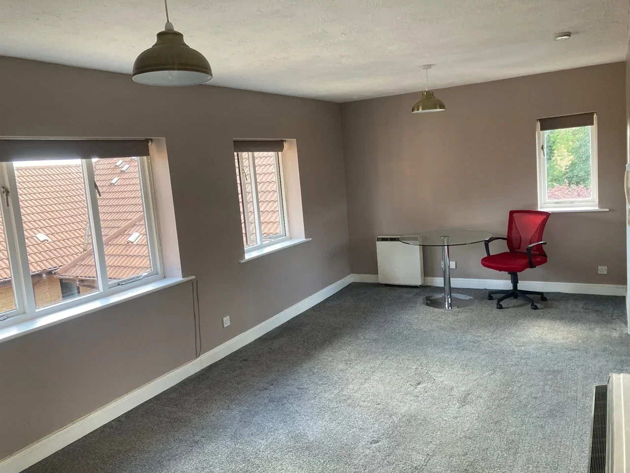 Flat Orchard Grove in Greater London