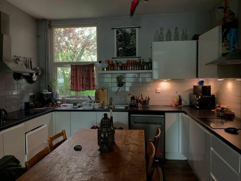 Room Kingsbrook Road in Manchester