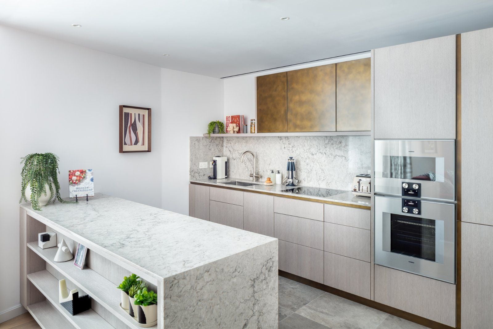 Flat Basil Street in Greater London