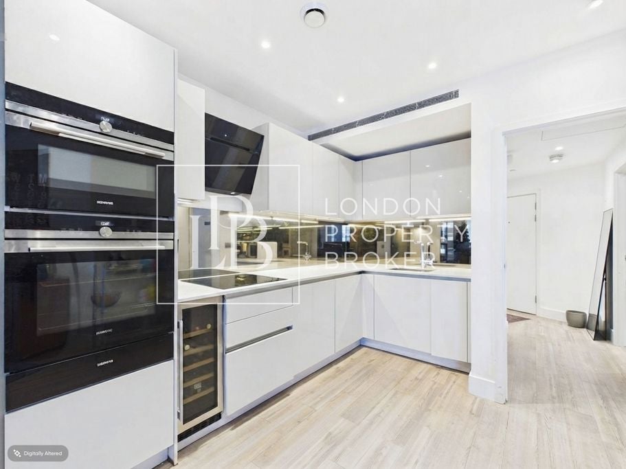 Flat New Drum Street in Greater London