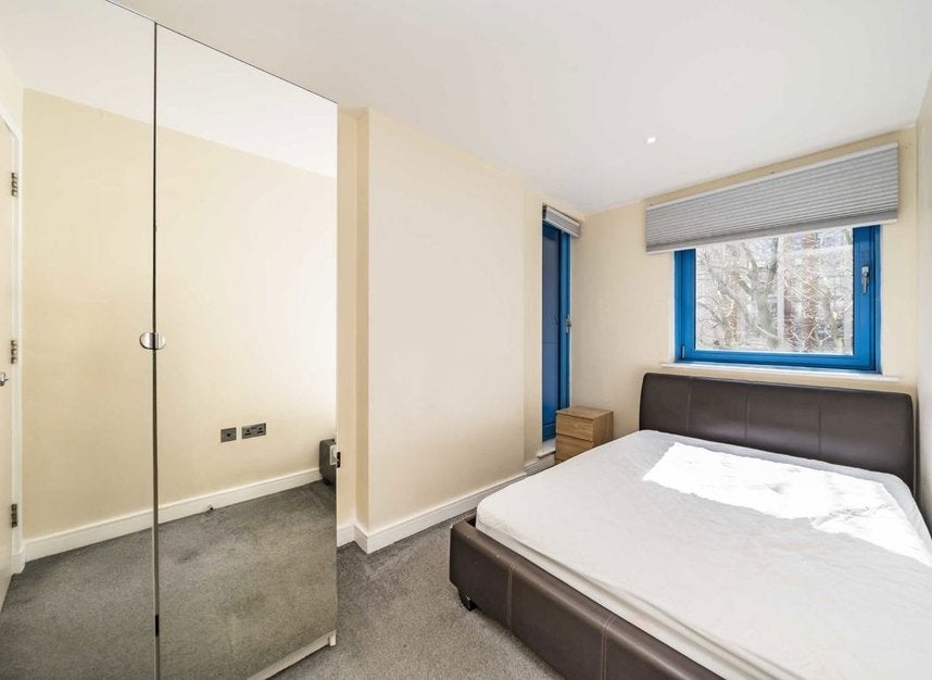 Flat Western Gateway in Greater London