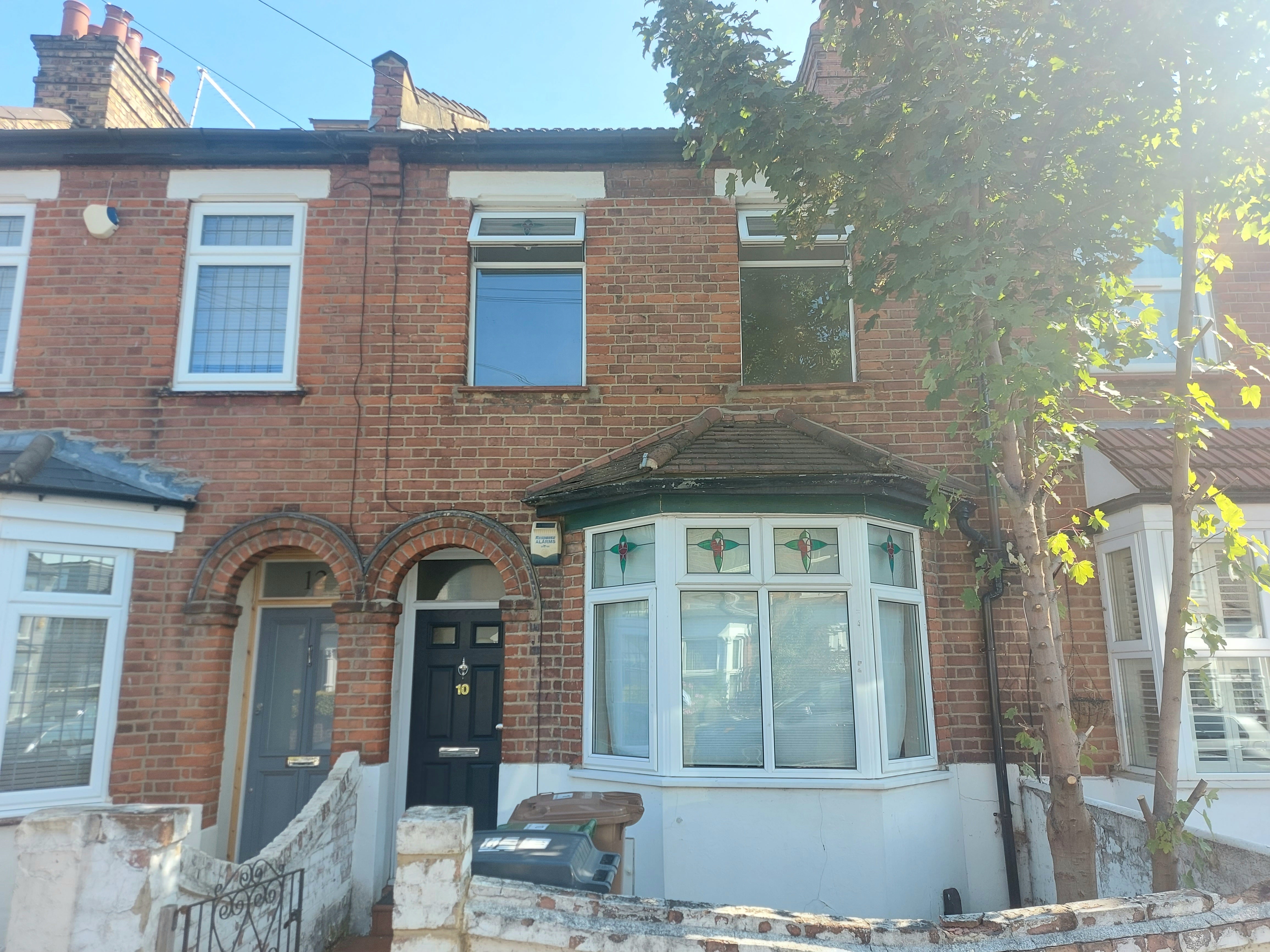 House Tennyson Road in Greater London