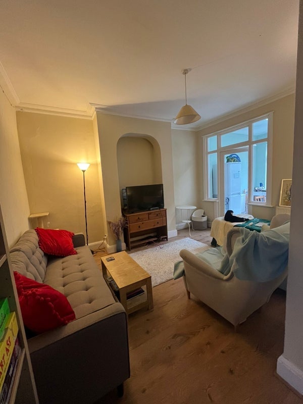 Room Fulham Palace Road in Greater London