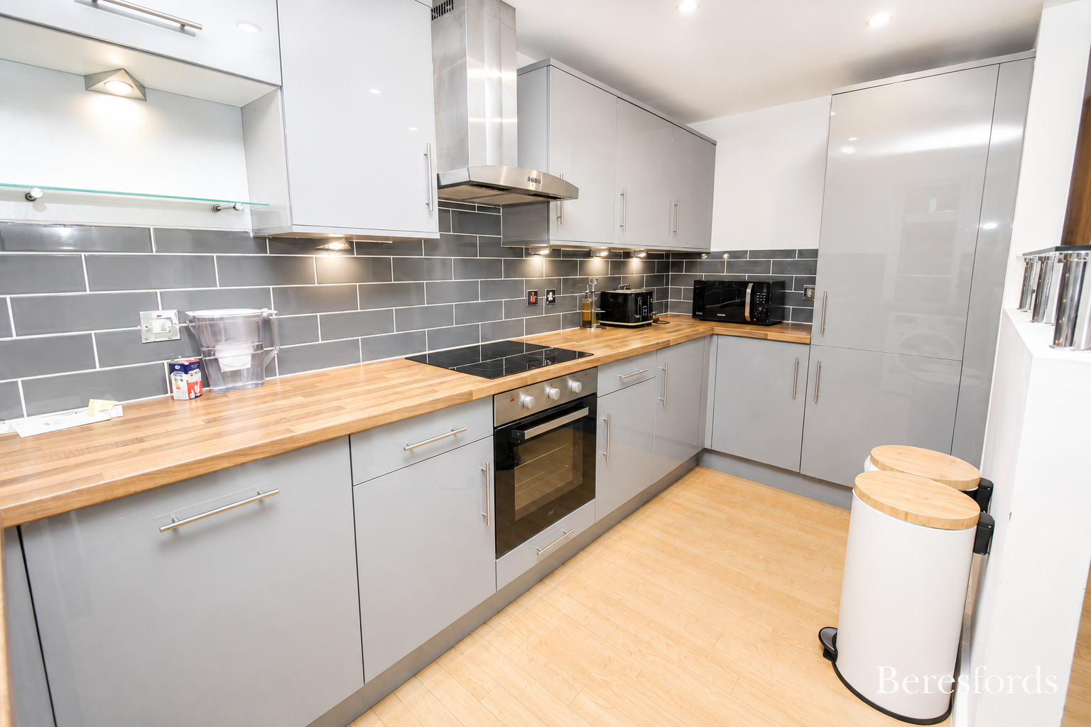 Flat Heath Park Road in Greater London