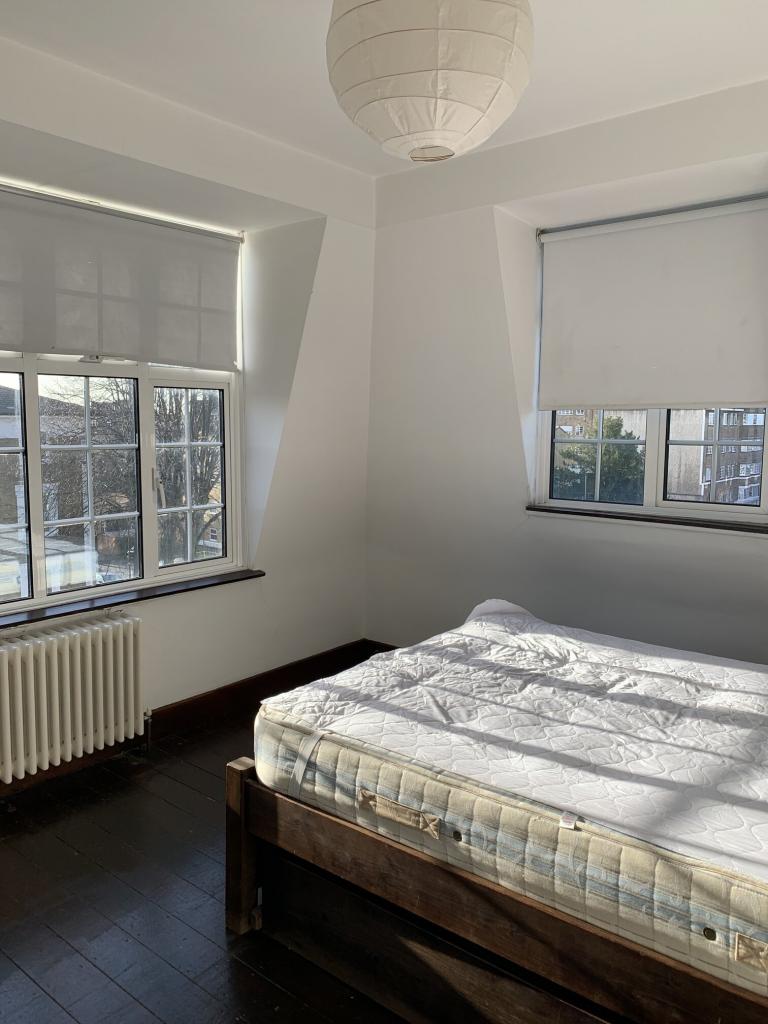 Flat Leigham Avenue in Greater London