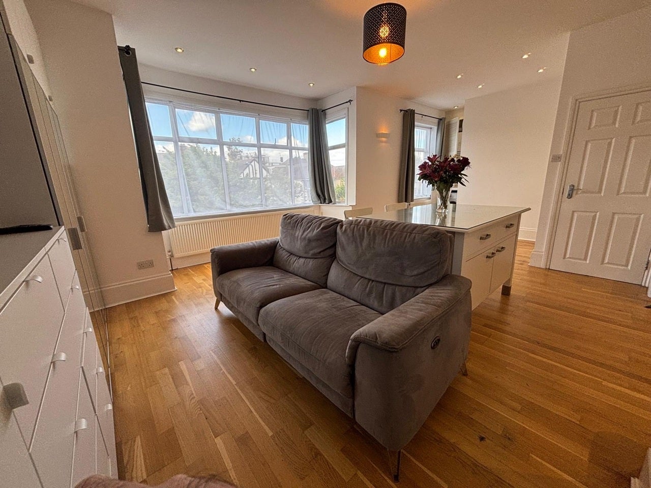 Flat Chatsworth Road in Greater London