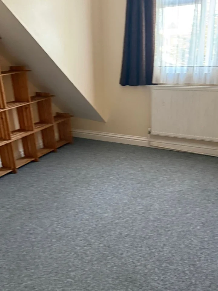 Flat Ashgrove Road in Greater London