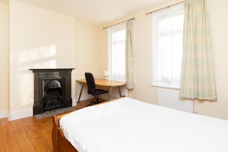 Room Lansdown Road in Canterbury