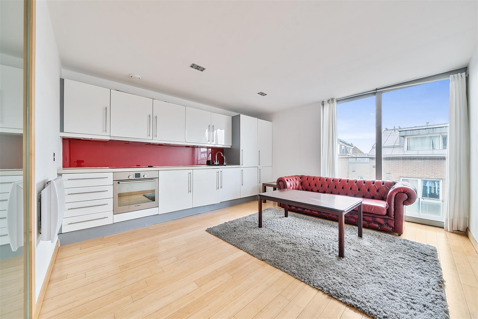 Flat Richmond Road in Greater London