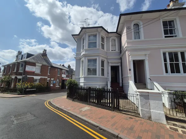 Flat Little Mount Sion in Tunbridge Wells