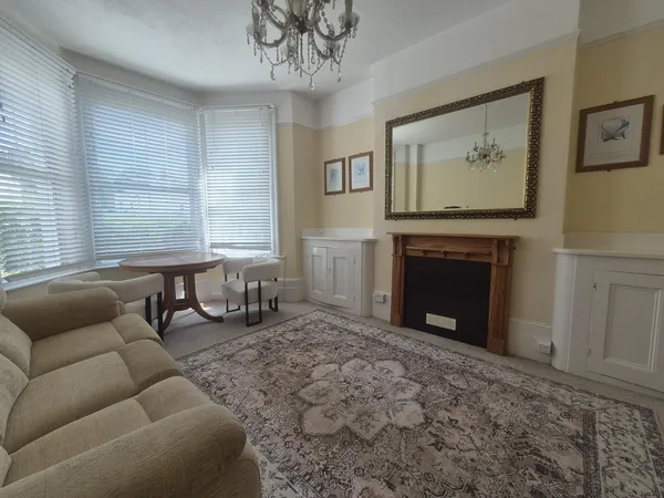 Flat Little Mount Sion in Tunbridge Wells