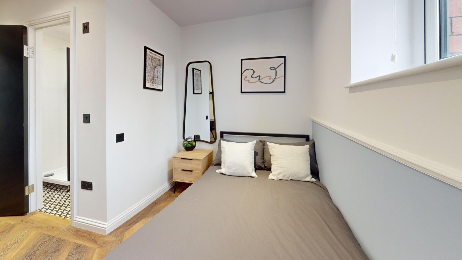 Room Thurloe Street in Manchester