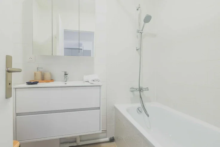 Appartement Rue Jean de La Fontaine à Paris
