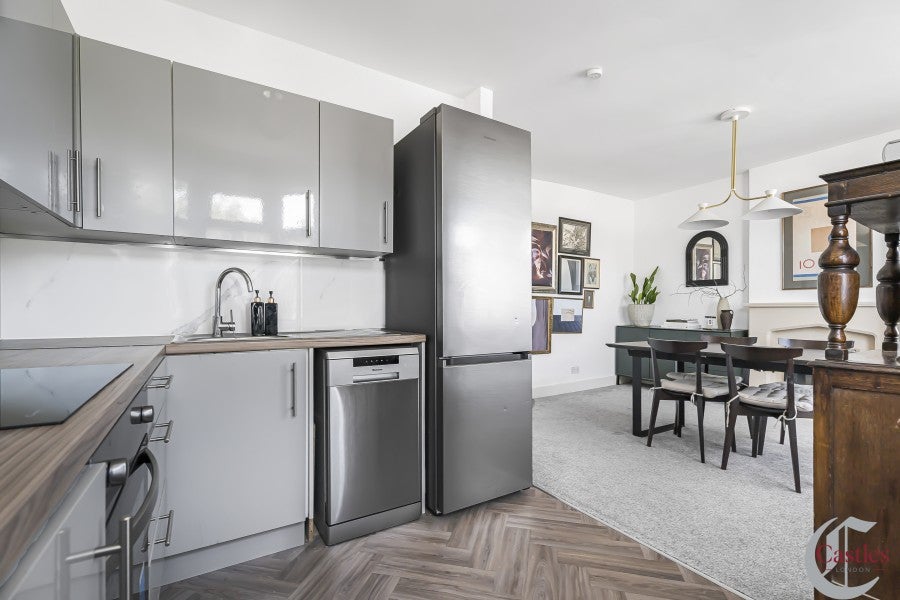 Flat Tottenhall Road in Greater London