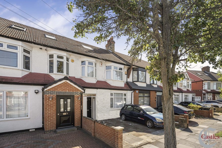 Flat Tottenhall Road in Greater London
