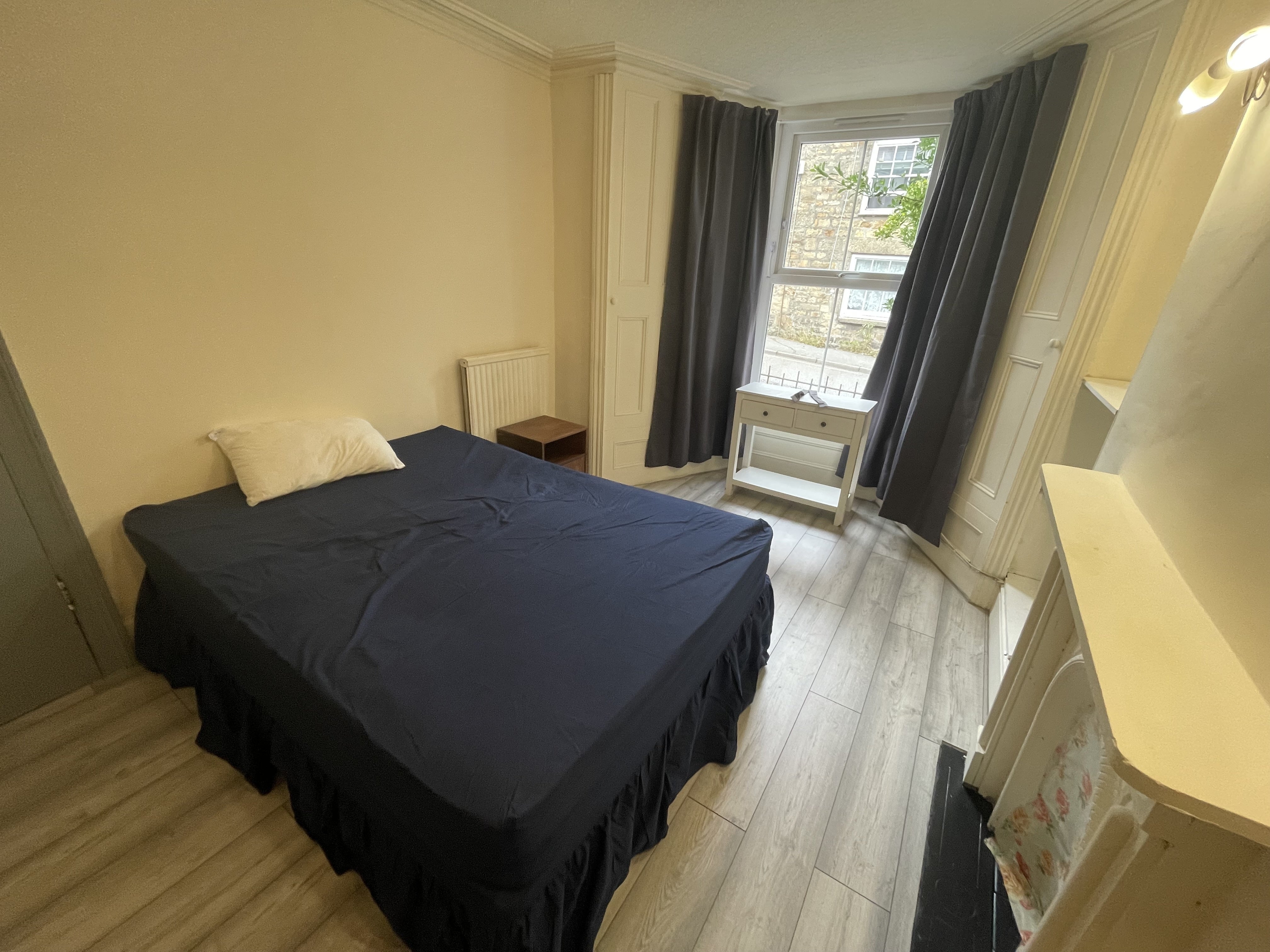 Room Fore Street in Camborne