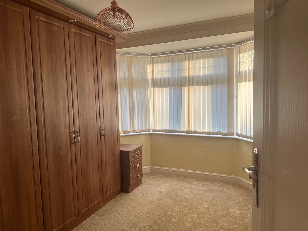 Room Eccleston Crescent in Greater London