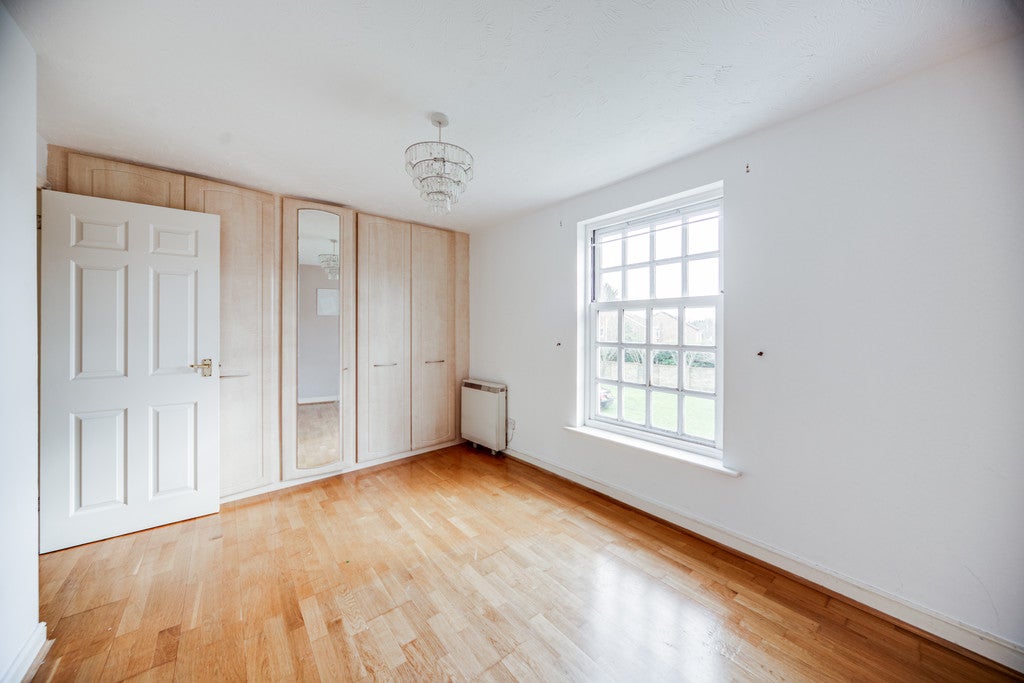 Flat Minchenden Court in Greater London
