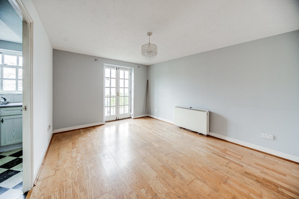 Flat Minchenden Court in Greater London