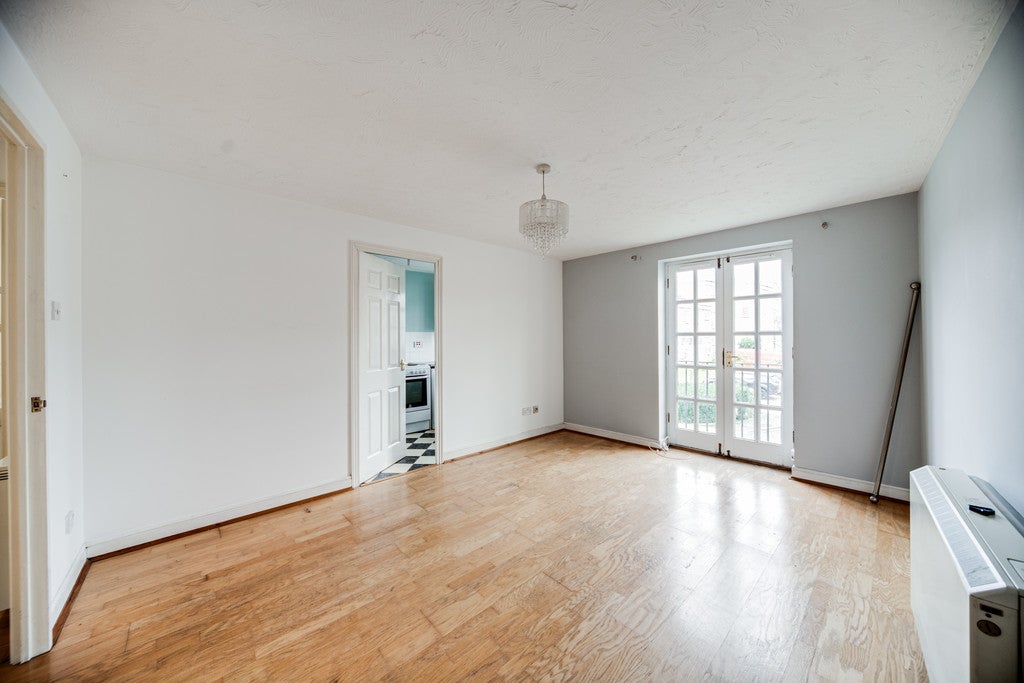 Flat Minchenden Court in Greater London