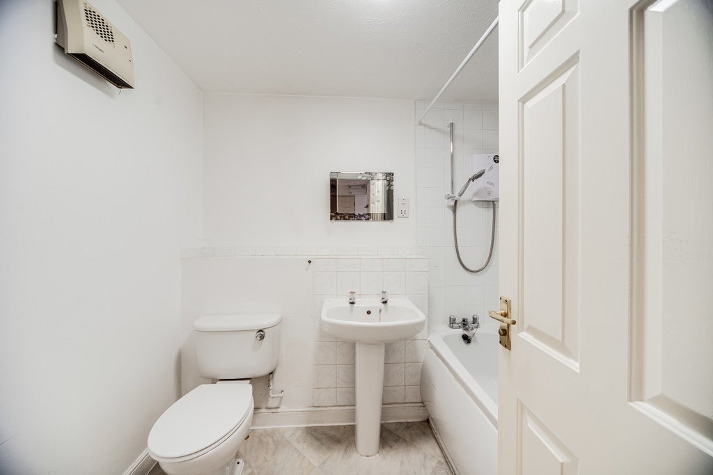Flat Minchenden Court in Greater London