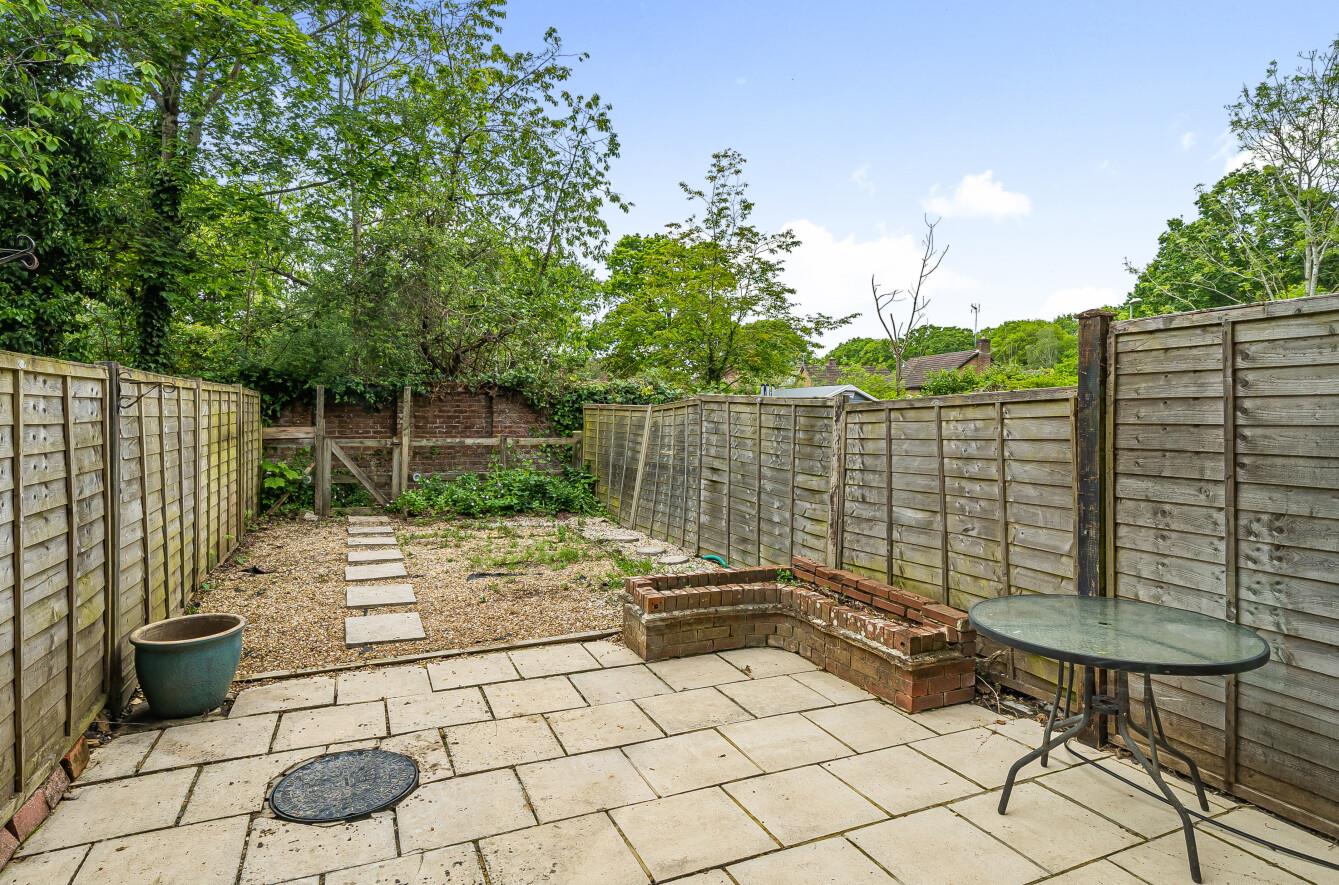 House Caernarvon Gardens in Test Valley