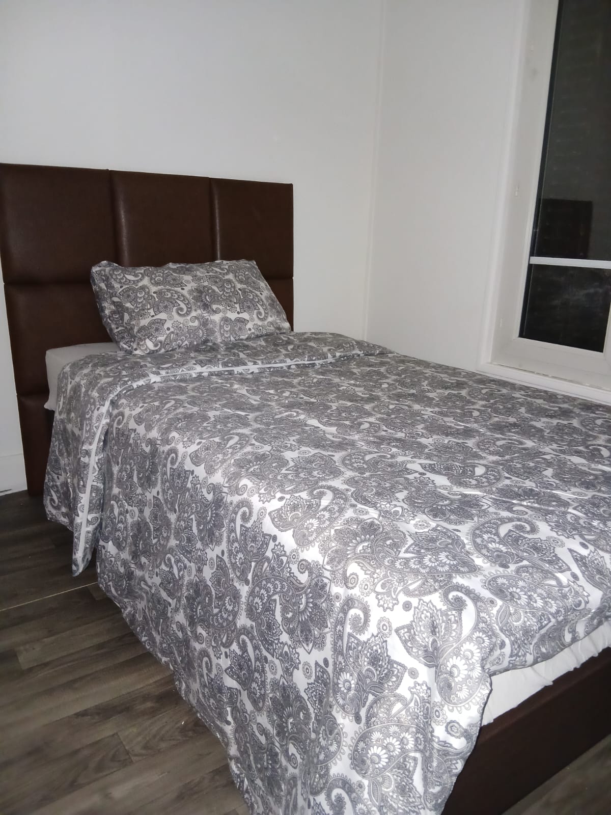 Room Parvis Ginette Kolinka in Aubervilliers